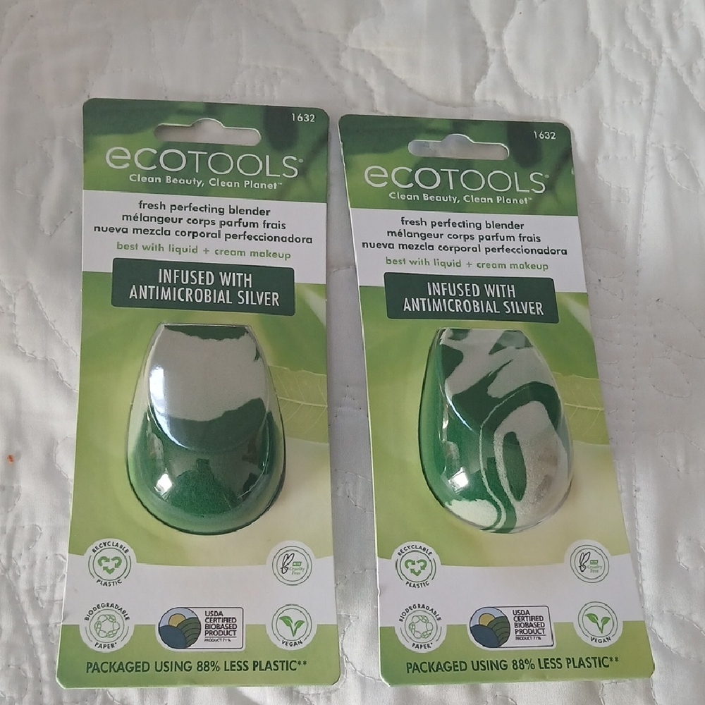 EcoTools Antimicrobial Silver Blender - Green and White